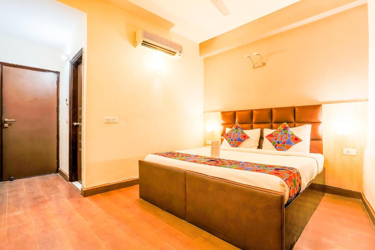 Fabhotel Conclave Boutique New Delhi Buitenkant foto