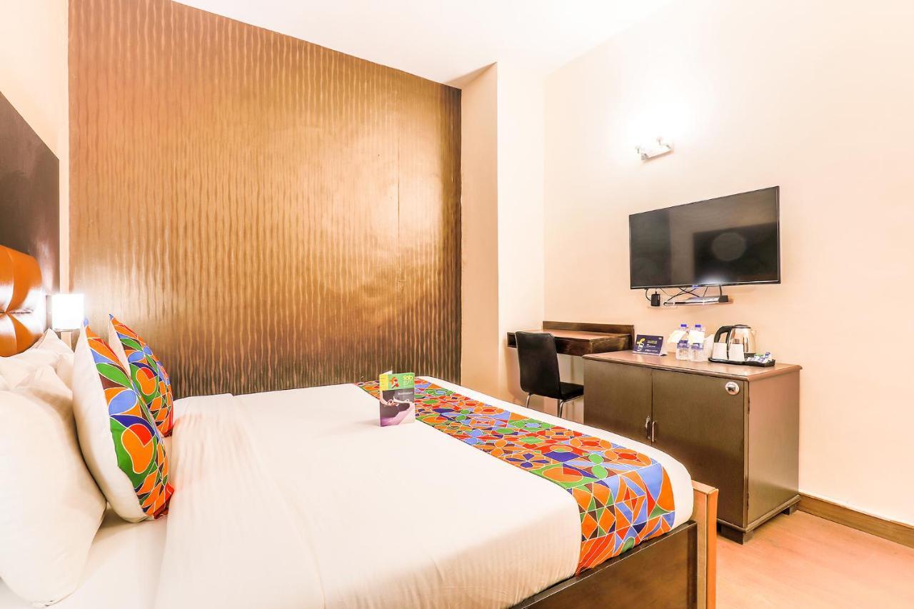 Fabhotel Conclave Boutique New Delhi Buitenkant foto